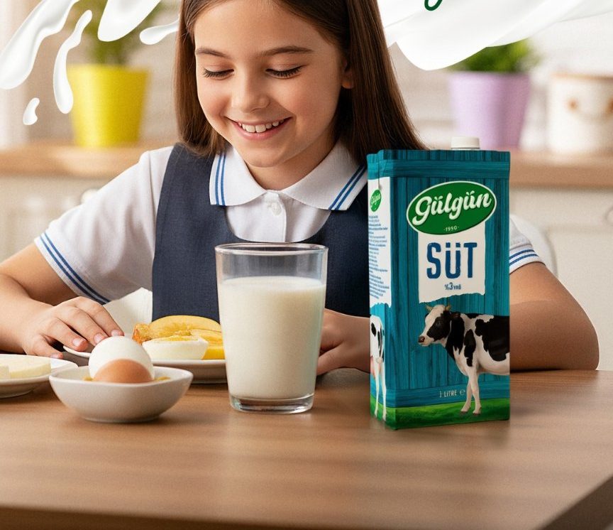 Kahvaltıda Gülgün Süt içen çocuk